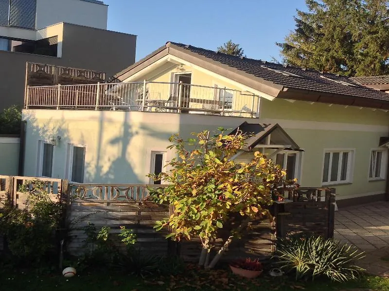 Ajo Apartments - Alte Donau Garden Flat - Self-Check-In Bécs