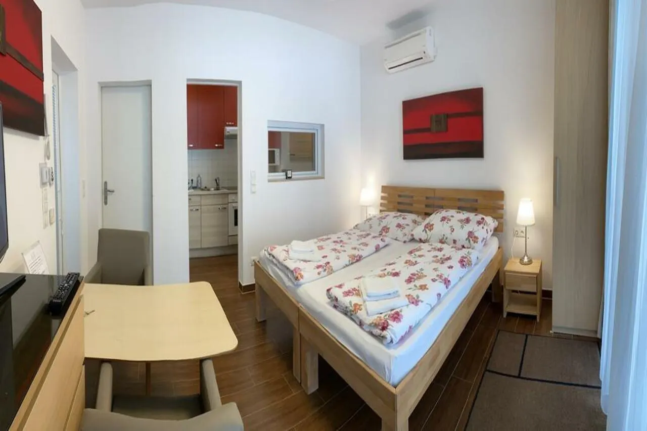 Ajo Apartments - Alte Donau Garden Flat - Self-Check-In Vienna 0*,