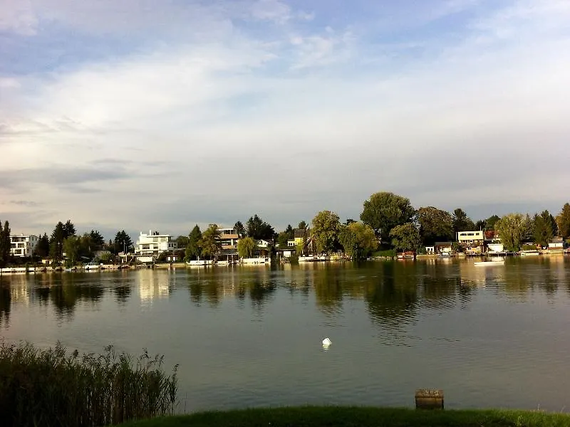Ajo Apartments - Alte Donau Garden Flat - Self-Check-In Vienna