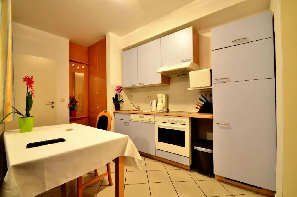 Ajo Apartments - Alte Donau Garden Flat - Self-Check-In Vienna