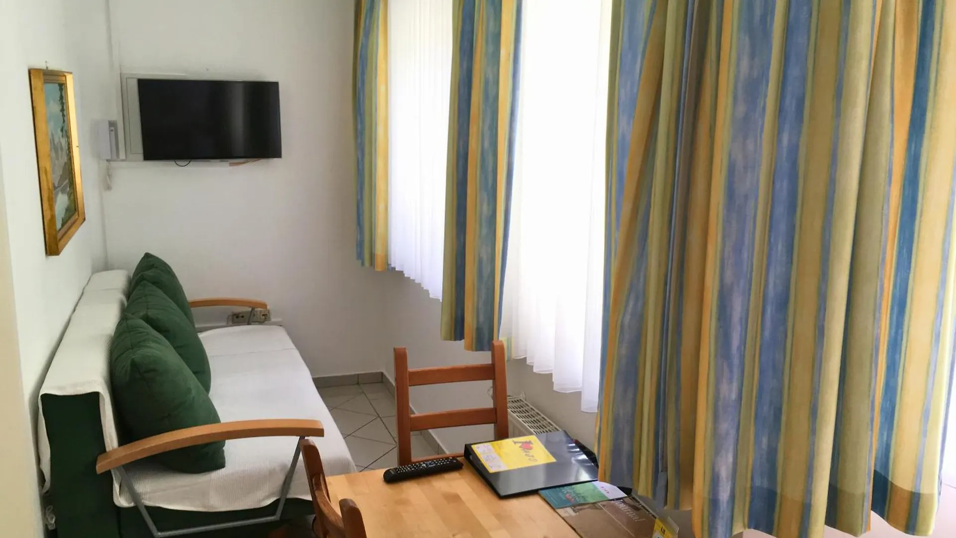 Ajo Apartments - Alte Donau Garden Flat - Self-Check-In Vienna
